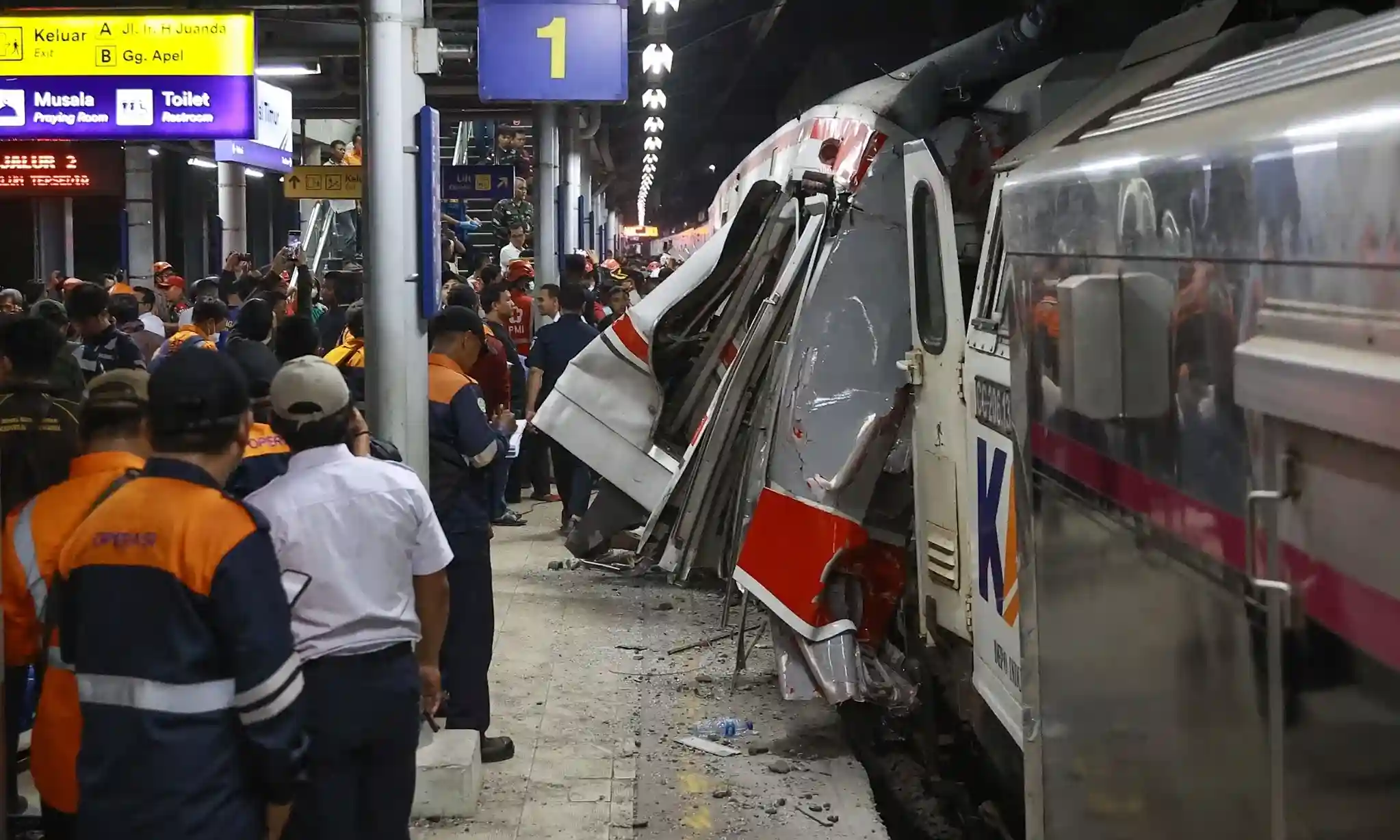 Kronologi Kecelakaan Kereta Api di Stasiun Bekasi Timur